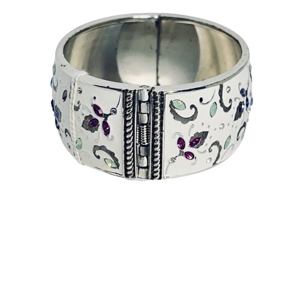 Brighton White Enamel W/ Pastel Rhinestone Flowers Hinged Bangle Bracelet (5969) - Picture 5 of 7